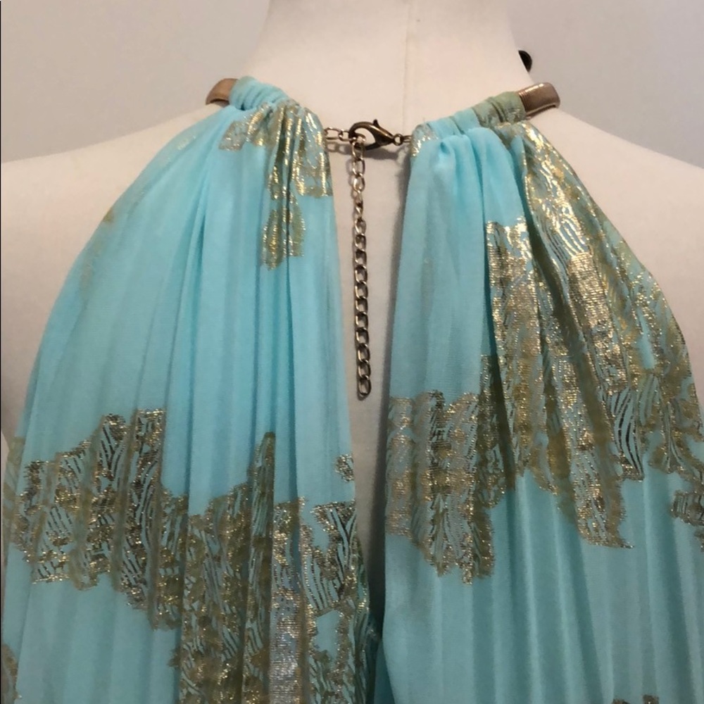 Metallic print pleated blouson gown - Picture 4 of 7